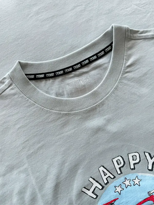 Happy Hour Men's T-shirt - Image 4